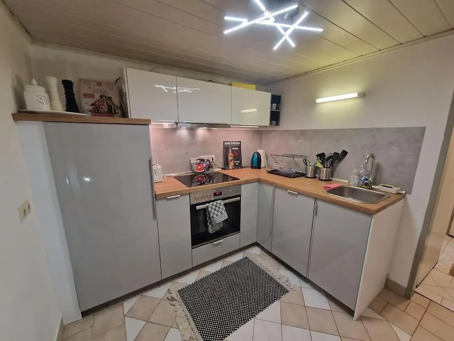 Haus Mit Garten, U Bahn Naehe, Gratis Parkplaetze Vienna Austria