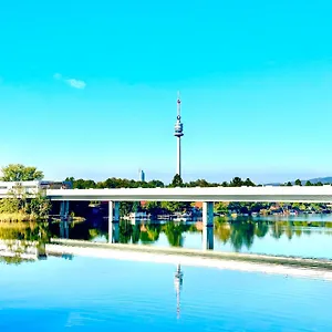 Apartment Ursula Rose Collection An Der Donau, Wien